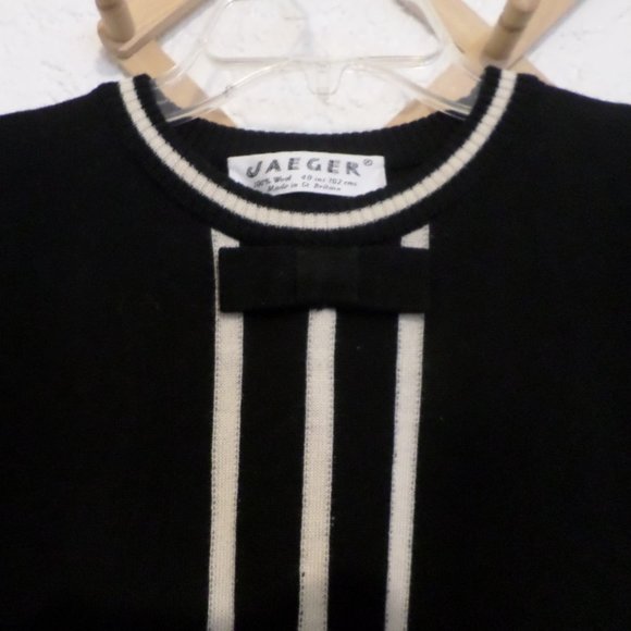 Jaeger Women's 100% Wool Crew Neck Sweater with Bow Sz L - Picture 2 of 4